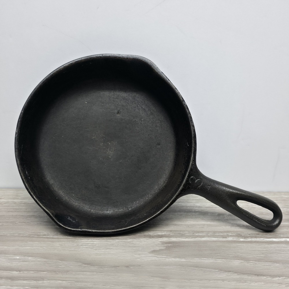 Vintage #3 "A" Cast Iron SKILLET‎ Frying Pan With Outset Heat Ring